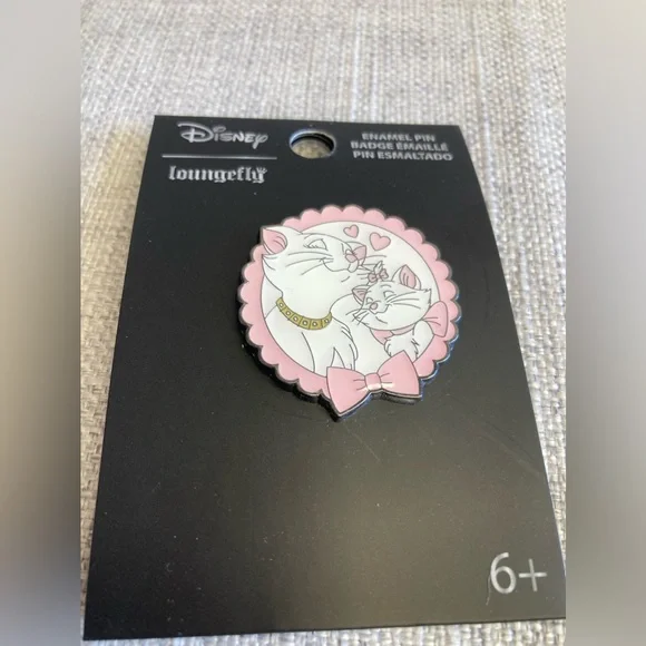 Loungefly Disney The Aristocats Marie & Duchess Portrait Enamel Pin - Picture 2 of 3
